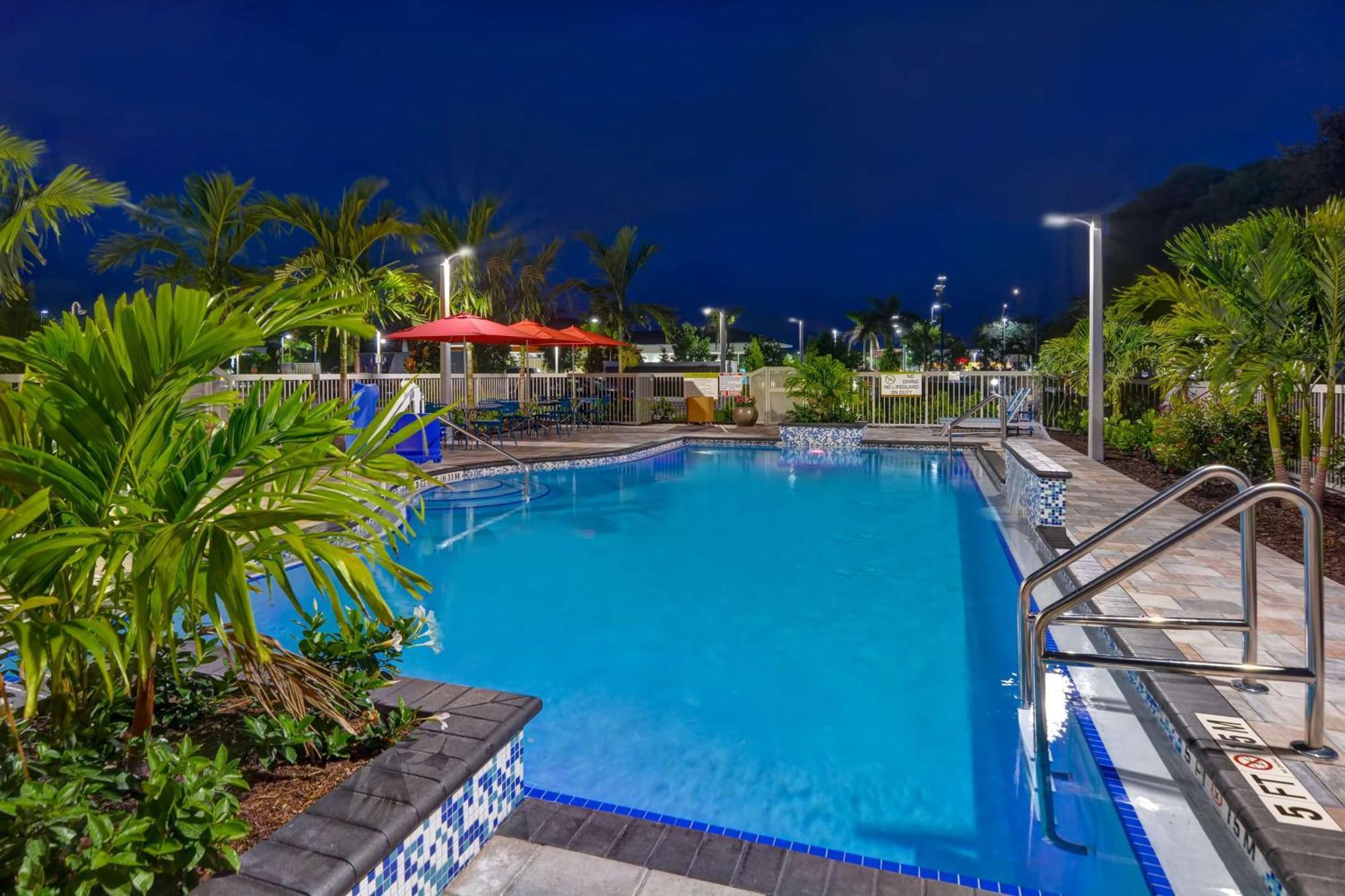 Home2 Suites By Hilton Naples I-75 Pine Ridge Road Екстериор снимка