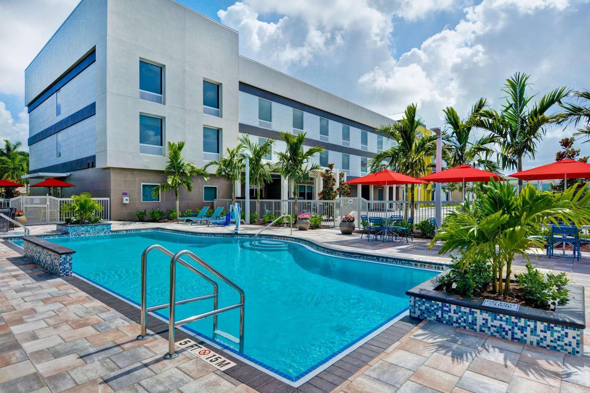 Home2 Suites By Hilton Naples I-75 Pine Ridge Road Екстериор снимка