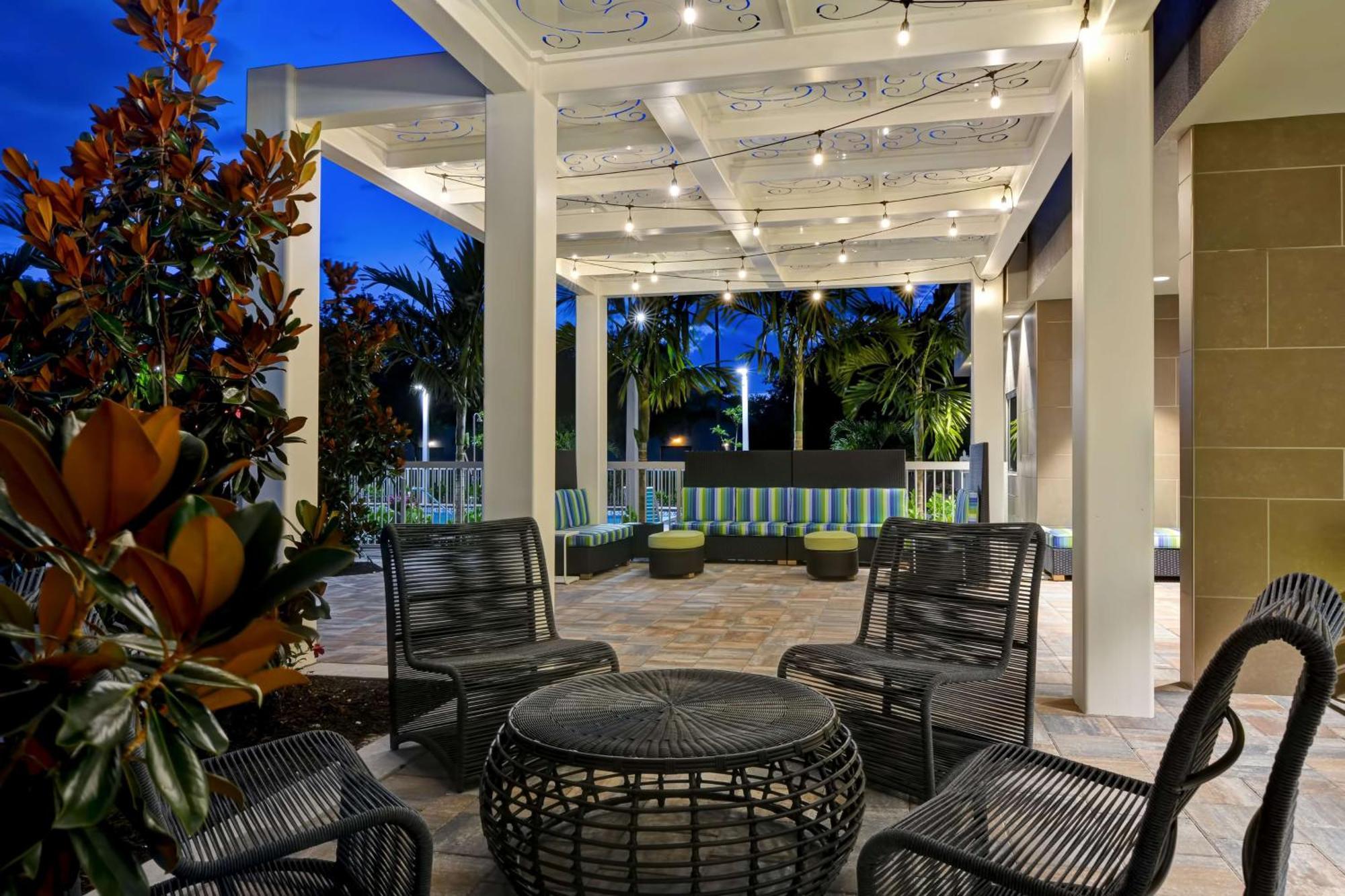 Home2 Suites By Hilton Naples I-75 Pine Ridge Road Екстериор снимка